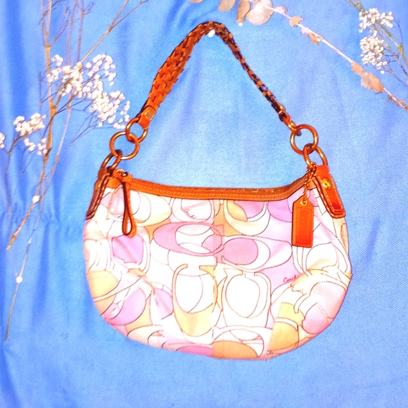 Coach Purse~Pretty in Pink~100%Leather SKU-NΒ°-M0768-11905 - Picture 8 of 8